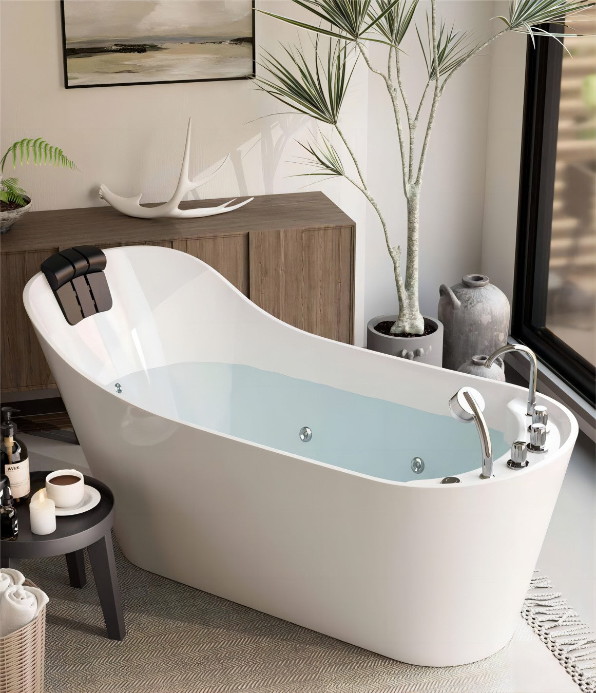 How to Buy a Soaker Tub for a Tiny Bathroom