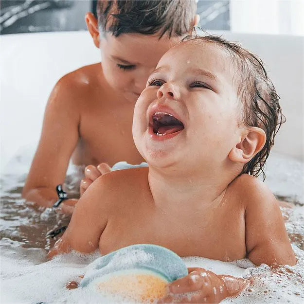Kids take shower in Empava bathtub